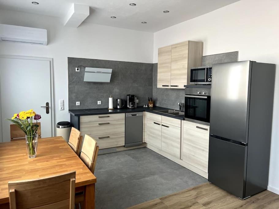 Moderne, Stilvolle Ferienwohnung In Eich Eich  Luaran gambar